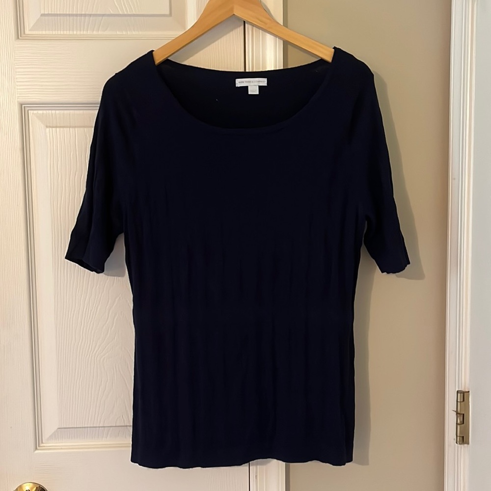 Size L New York and Company Waffle Pattern Sweater